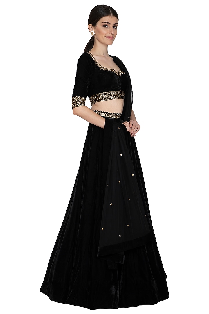 Black Embroidered Velvet Wedding Lehenga Set by Esha Koul at Pernia's Pop Up Shop
