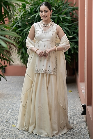 Off-White Chanderi Lehenga Set by Esha Koul