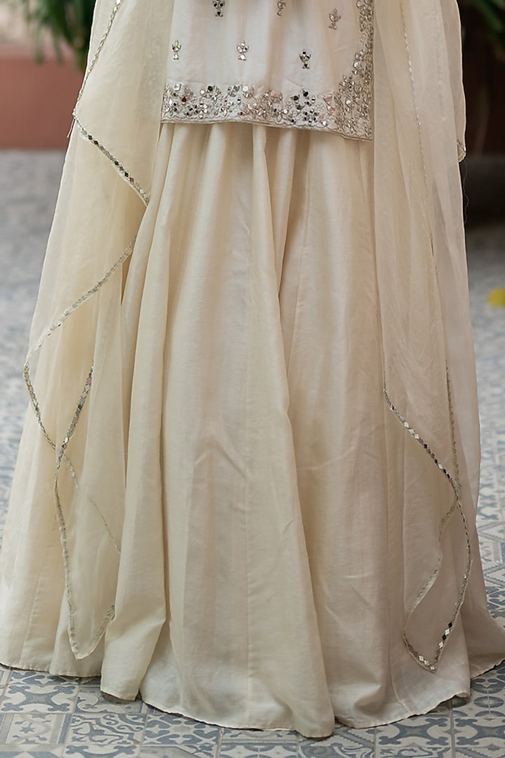 Off-White Chanderi Wedding Lehenga Set by Esha Koul at Pernia's Pop Up Shop