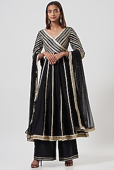 product-color-Black
