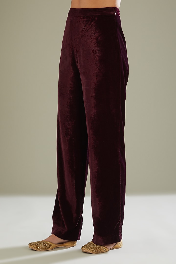 Wine Embroidered Kurta Set by Esha Koul at Pernia's Pop Up Shop