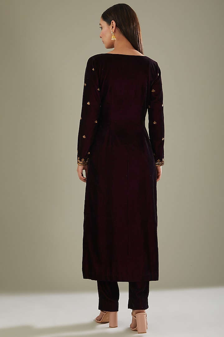 Purple Embroidered Kurta Set by Esha Koul at Pernia's Pop Up Shop