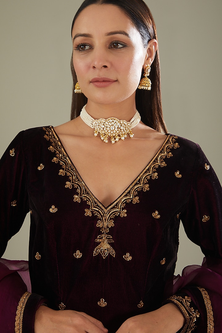 Purple Embroidered Kurta Set by Esha Koul at Pernia's Pop Up Shop