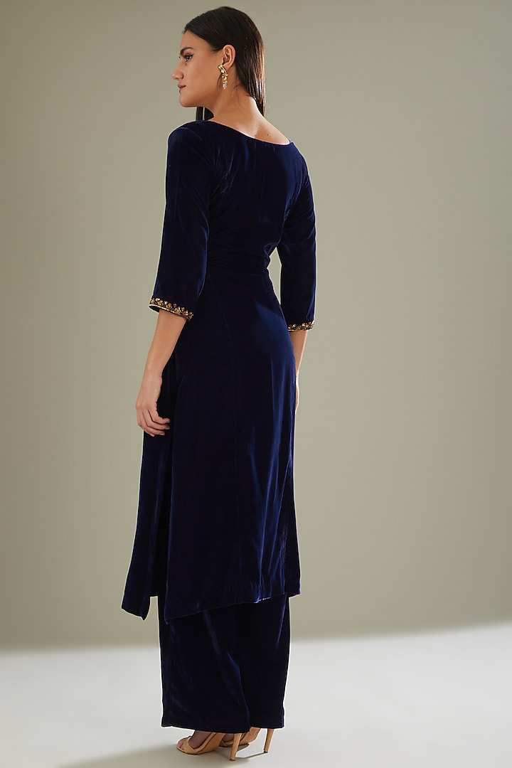 Blue Embroidered Kurta Set by Esha Koul at Pernia's Pop Up Shop