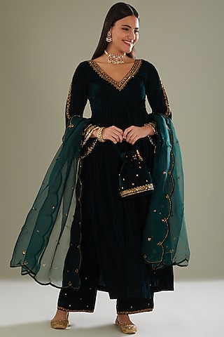 Green Embroidered Kurta Set by Esha Koul