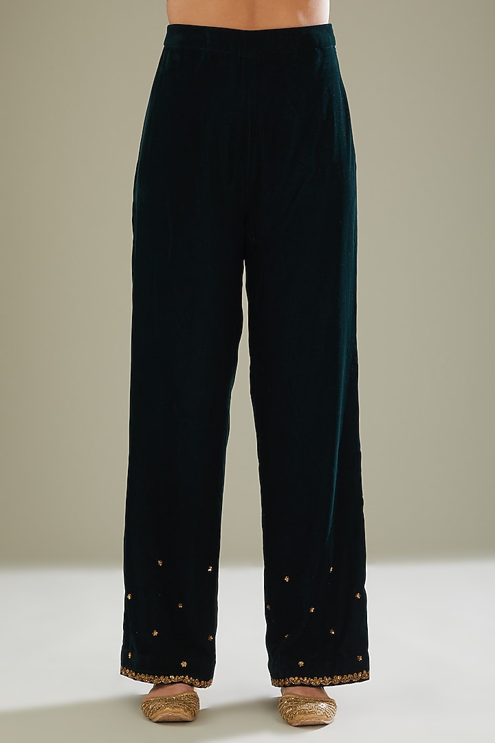 Green Embroidered Kurta Set by Esha Koul at Pernia's Pop Up Shop
