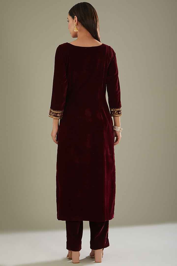 Maroon Embroidered Kurta Set by Esha Koul at Pernia's Pop Up Shop