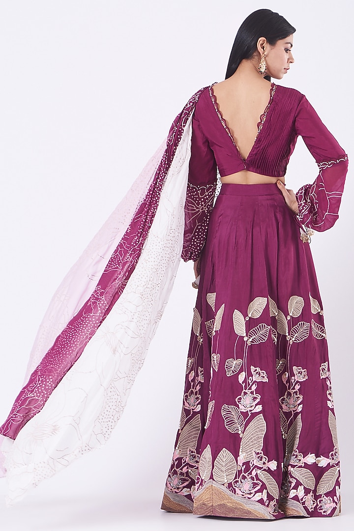 Purple Embroidered Wedding Lehenga Set by Ek Soot at Pernia's Pop Up Shop