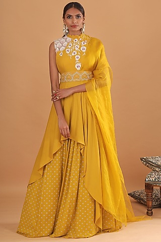 Mustard Embroidered Kurta Set With Belt by Ek Soot