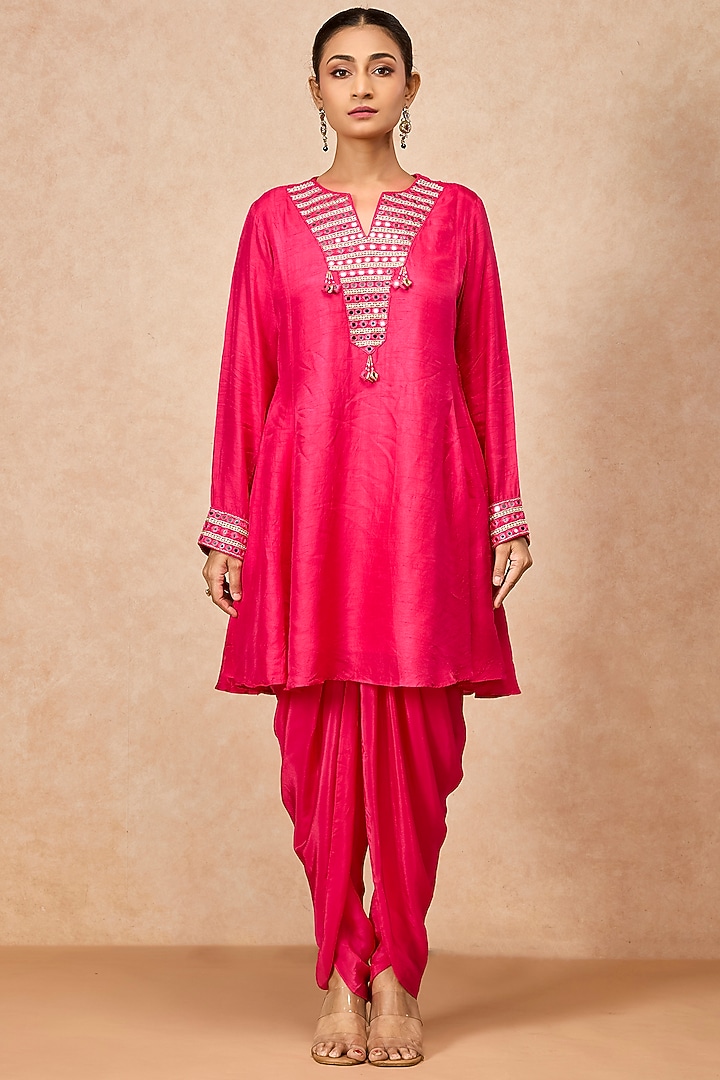 Fuchsia Pink Dola Silk Mirror Embroidered Kurta Set by ESSENCE by Nandini Thakkar at Pernia's Pop Up Shop