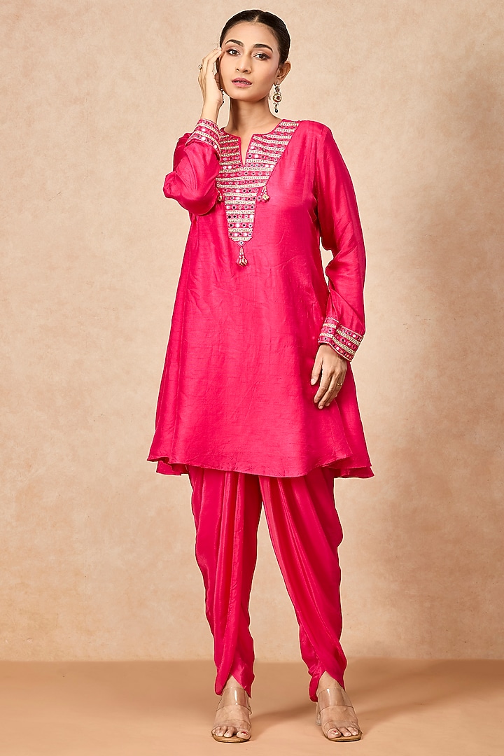 Fuchsia Pink Dola Silk Mirror Embroidered Kurta Set by ESSENCE by Nandini Thakkar at Pernia's Pop Up Shop