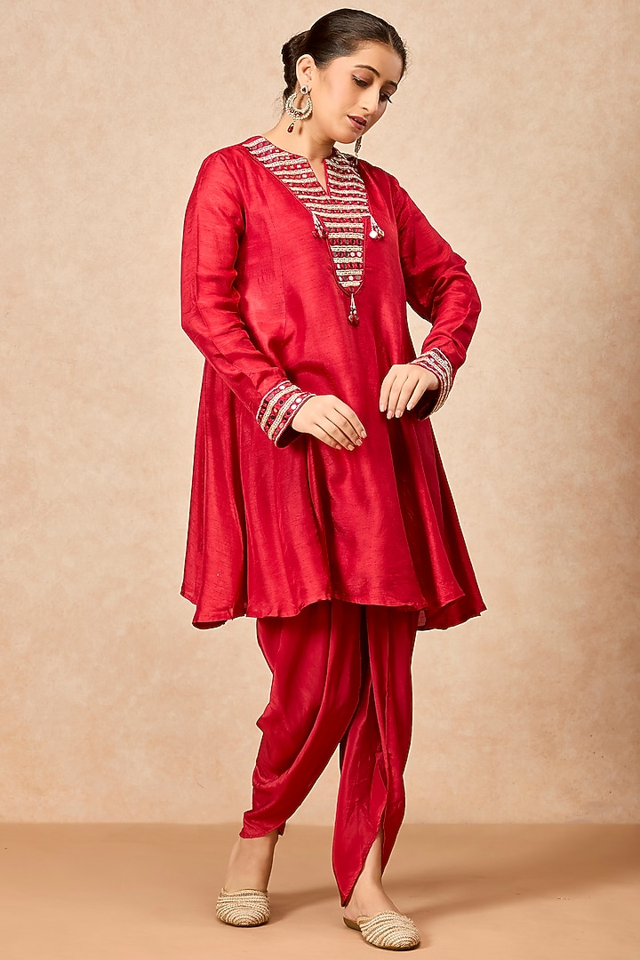Deep Red Dola Silk Mirror Embroidered Kurta Set by ESSENCE by Nandini Thakkar at Pernia's Pop Up Shop