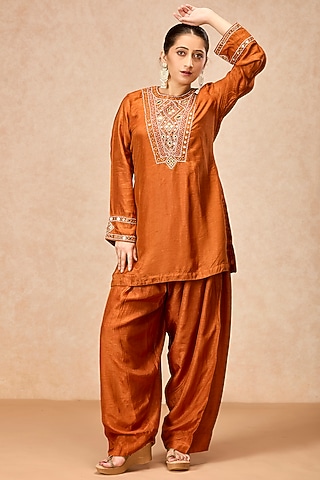 Rust Orange Dola Silk Mirror Embroidered Flared Kurta Set by ESSENCE by Nandini Thakkar