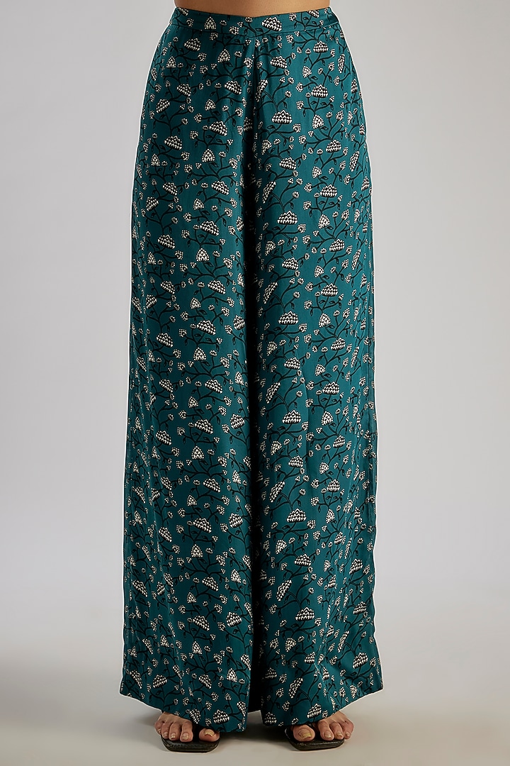 Green Organza Satin Mirror Hand Embroidered Kurta Set by Essay by Sumedha Agrawal at Pernia's Pop Up Shop
