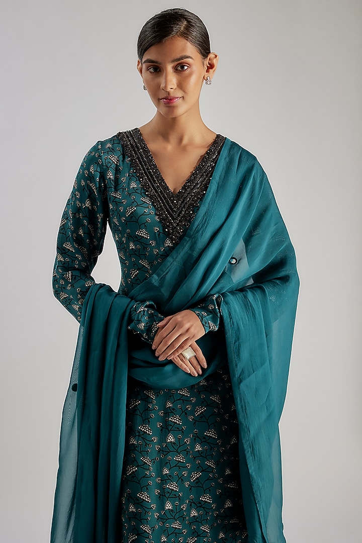 Green Organza Satin Mirror Hand Embroidered Kurta Set by Essay by Sumedha Agrawal at Pernia's Pop Up Shop