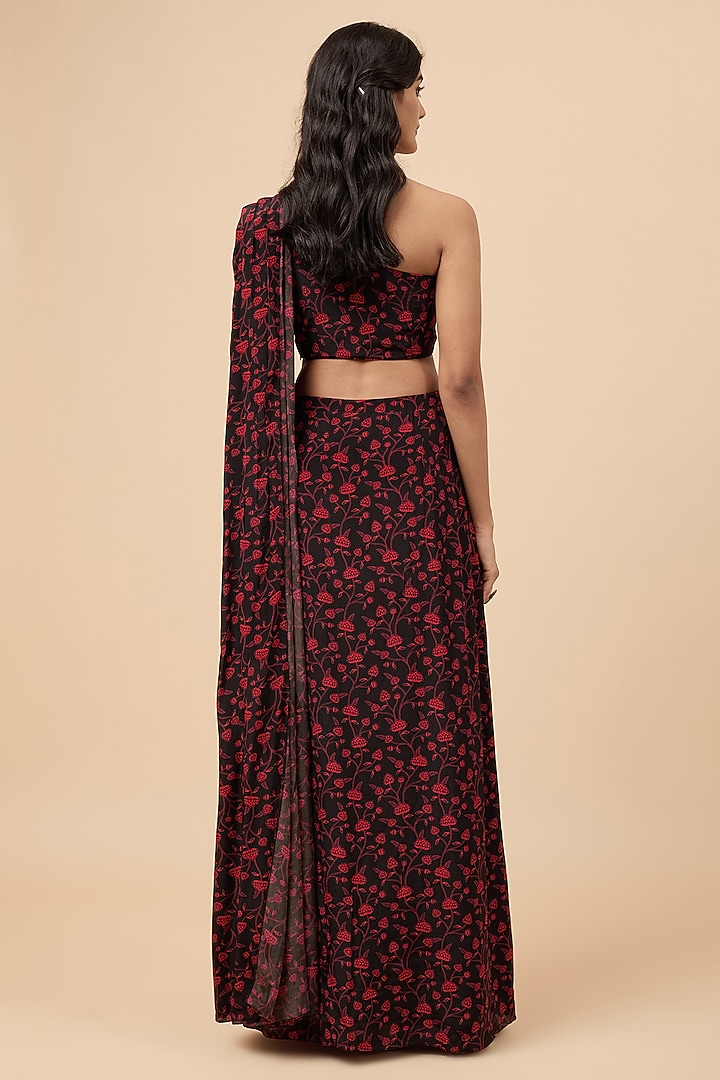 Black Natural Crepe Floral Printed Pre-Stitched Party Wear Saree Set by Essay by Sumedha Agrawal at Pernia's Pop Up Shop