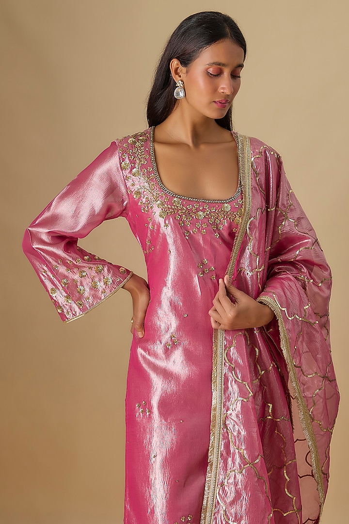 Pink Crushed Tissue Silk Hand Embroidered Kurta Set by Essay by Sumedha Agrawal at Pernia's Pop Up Shop