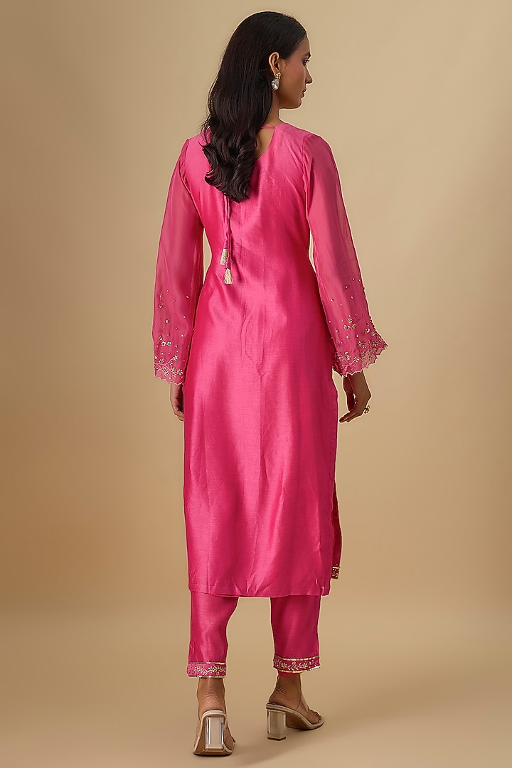 Pink Silk Chanderi Hand Embroidered Kurta Set by Essay by Sumedha Agrawal at Pernia's Pop Up Shop