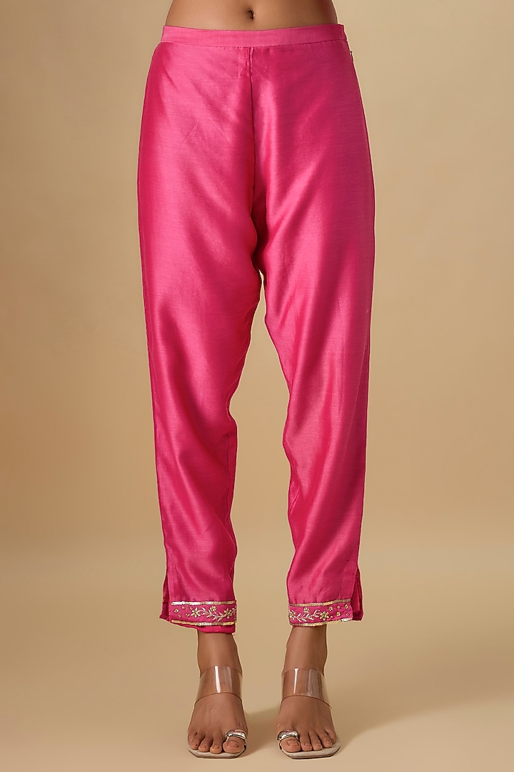 Pink Silk Chanderi Hand Embroidered Kurta Set by Essay by Sumedha Agrawal at Pernia's Pop Up Shop
