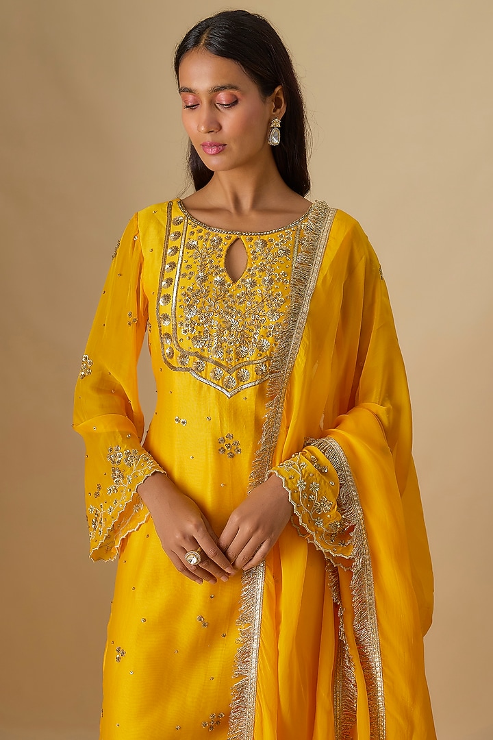 Yellow Silk Chanderi Hand Embroidered Kurta Set by Essay by Sumedha Agrawal at Pernia's Pop Up Shop