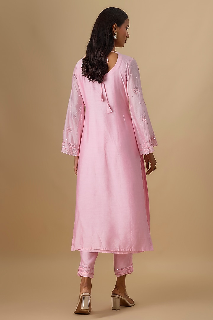 Lilac Silk Chanderi Pearl Hand Embroidered Kurta Set by Essay by Sumedha Agrawal at Pernia's Pop Up Shop