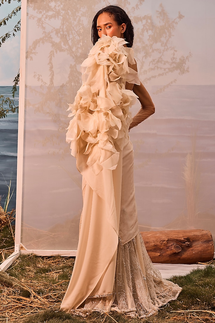 Champagne Georgette Floral Embroidered Reception Saree Set by Esha Sethi Thirani at Pernia's Pop Up Shop