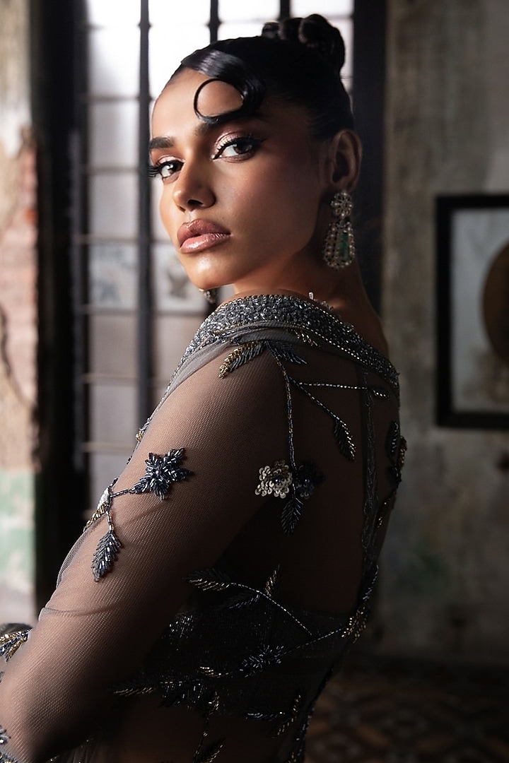 Slate Grey Tulle Hand Embroidered Reception Saree Set by Esha Sethi Thirani at Pernia's Pop Up Shop