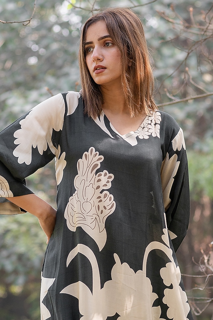 Black Viscose & Modal Digital Printed Kurta Set by ETAR at Pernia's Pop Up Shop