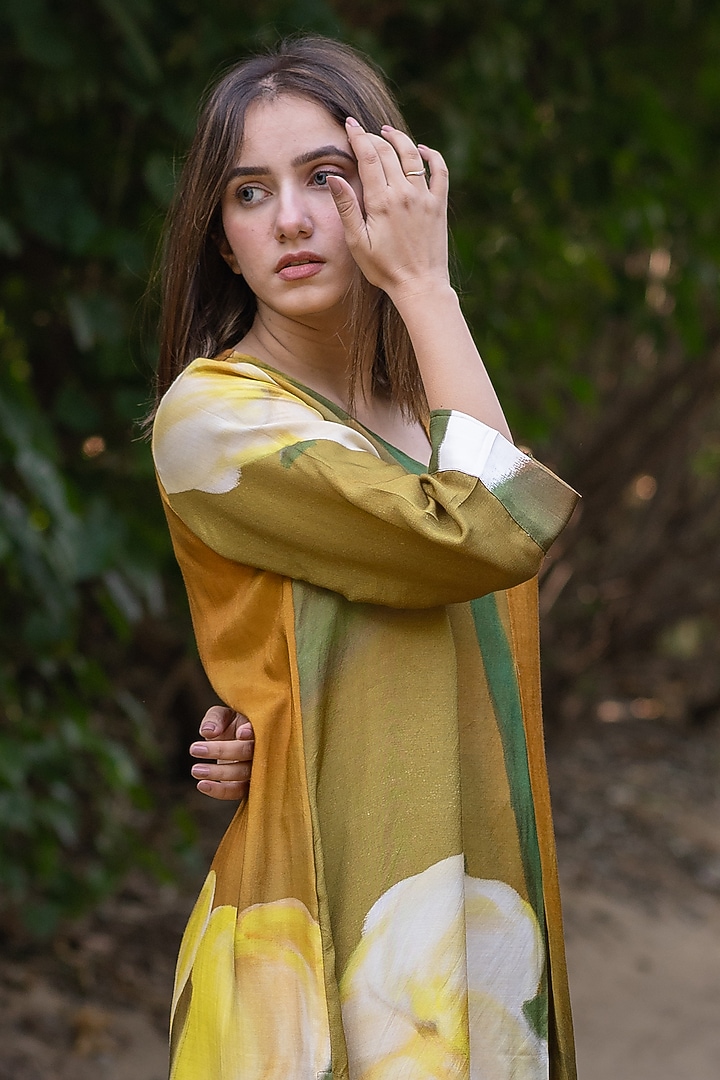 Green Viscose & Modal Digital Printed Kurta Set by ETAR at Pernia's Pop Up Shop