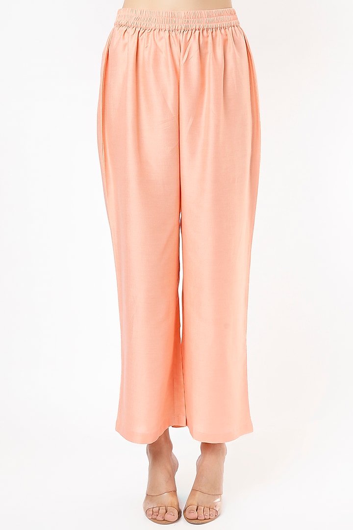 Peach Pearl Embroidered Kurta Set by Euphoria at Pernia's Pop Up Shop