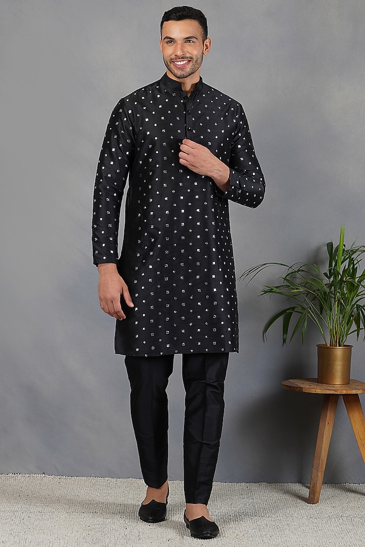 Black Silk Kurta Set With Foil Mirror Work by Eleven Brothers at Pernia's Pop Up Shop