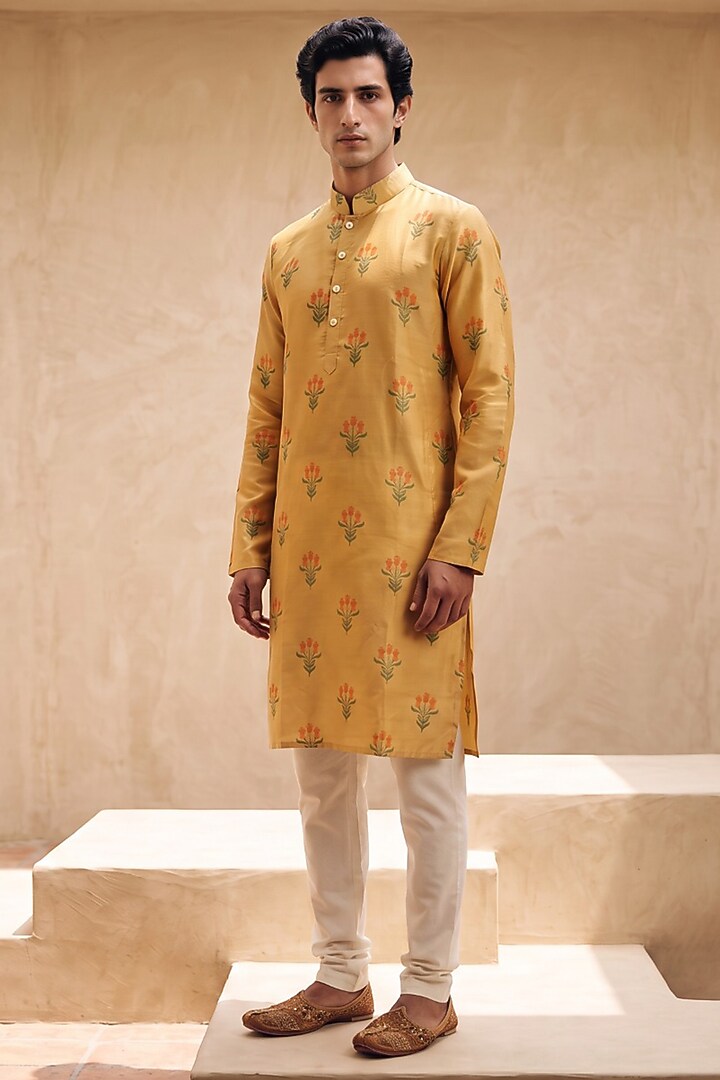 Yellow Silk Mirror Handwork Kurta Set by Eleven Brothers at Pernia's Pop Up Shop
