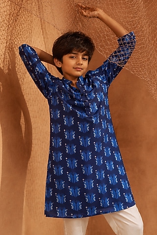 Blue Silk Printed Kurta Set For Boys by Eleven Brothers Kiids