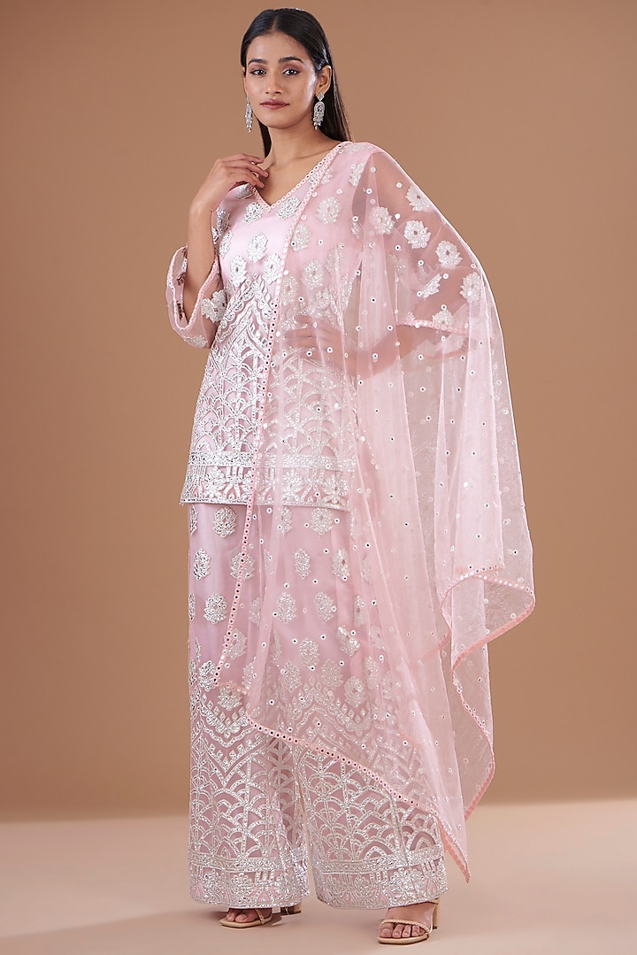 Pink Net Embroidered Kurta Set by EVRA BY NIKITA KHURANA