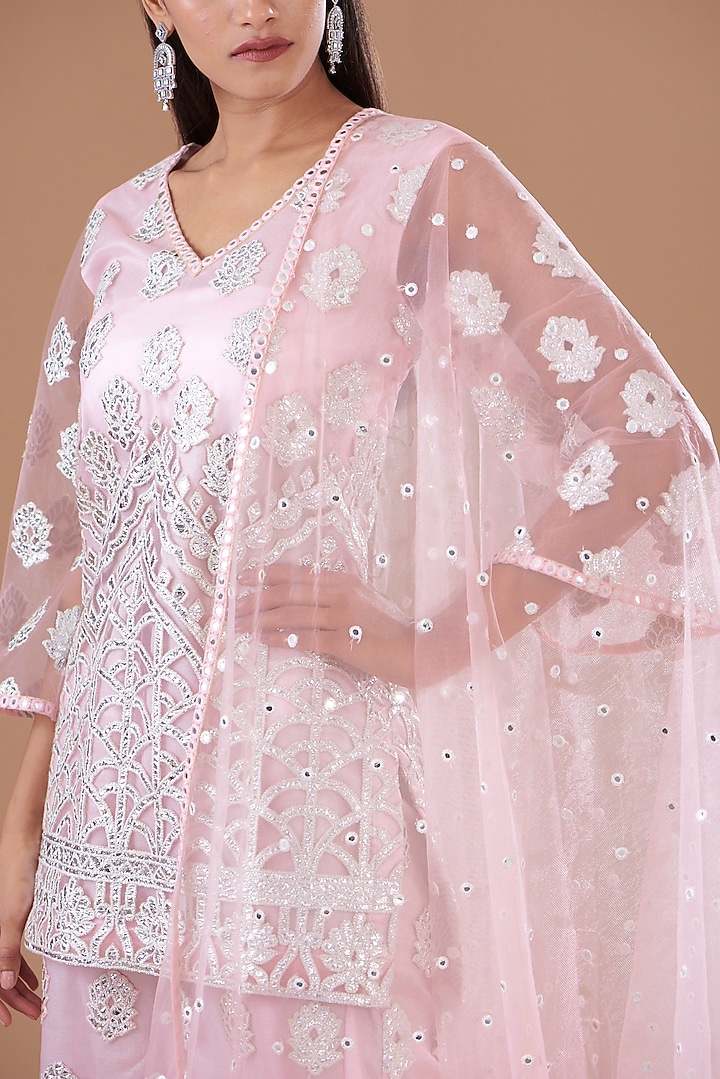 Pink Net Embroidered Kurta Set by EVRA BY NIKITA KHURANA at Pernia's Pop Up Shop