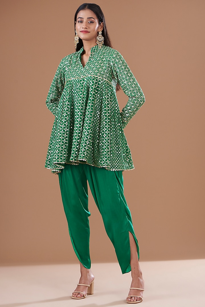 Green Georgette & Satin Embroidered Kurta Set by EVRA BY NIKITA KHURANA