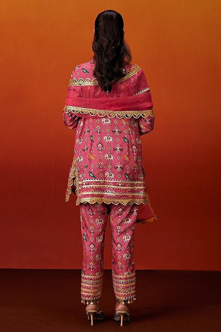 Pink Cotton Silk Patola Print Gota Embroidered Kurta Set by EVRA BY NIKITA KHURANA at Pernia's Pop Up Shop