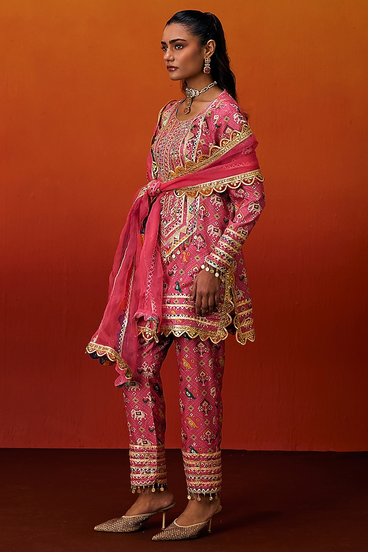 Pink Cotton Silk Patola Print Gota Embroidered Kurta Set by EVRA BY NIKITA KHURANA at Pernia's Pop Up Shop