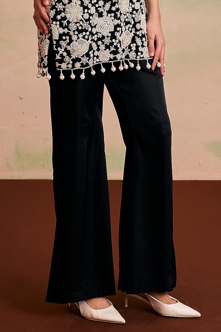 Black Georgette Pearl Machine Embroidered Kurta Set by EVRA BY NIKITA KHURANA at Pernia's Pop Up Shop
