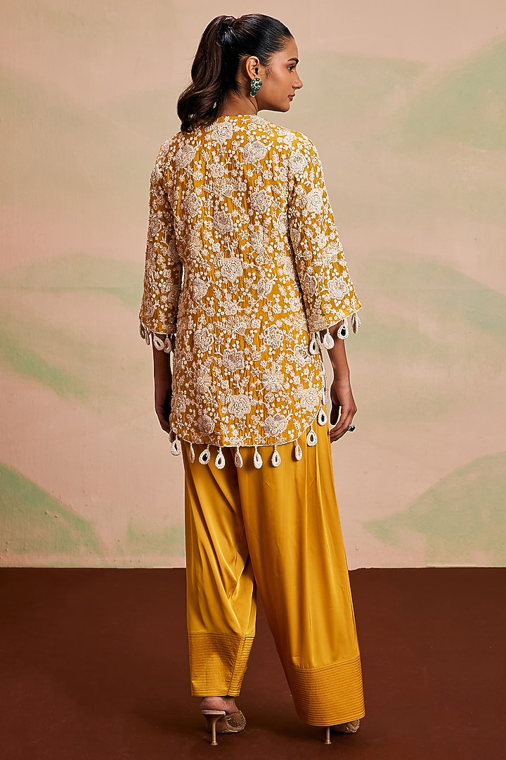 Yellow Georgette Pearl Machine Embroidered Kurta Set by EVRA BY NIKITA KHURANA at Pernia's Pop Up Shop