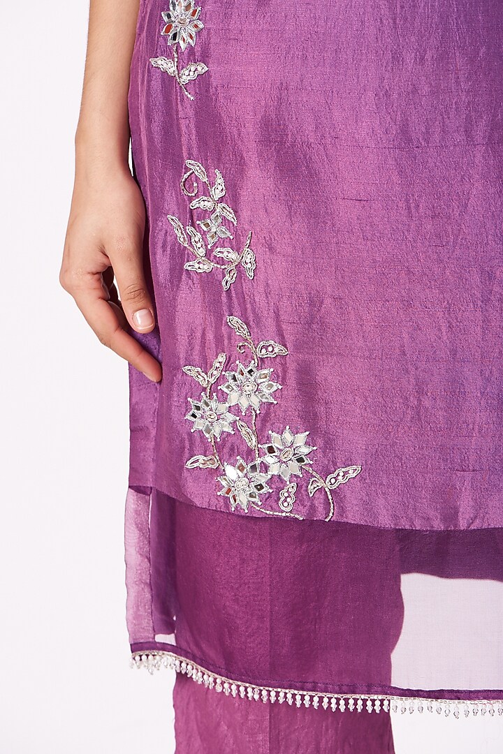 Mauve Hand Embroidered Kurta Set by EWAZ at Pernia's Pop Up Shop