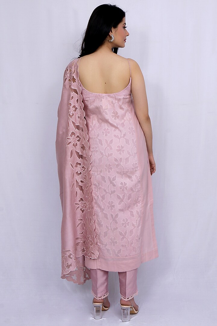 Pastel Pink Kurta Set With Embroidery by EWAZ at Pernia's Pop Up Shop