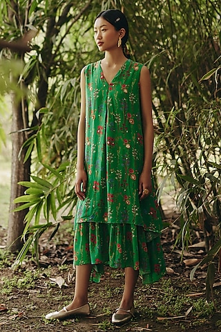 Green Crepe Floral Printed Flowy Midi Dress by Ewoke
