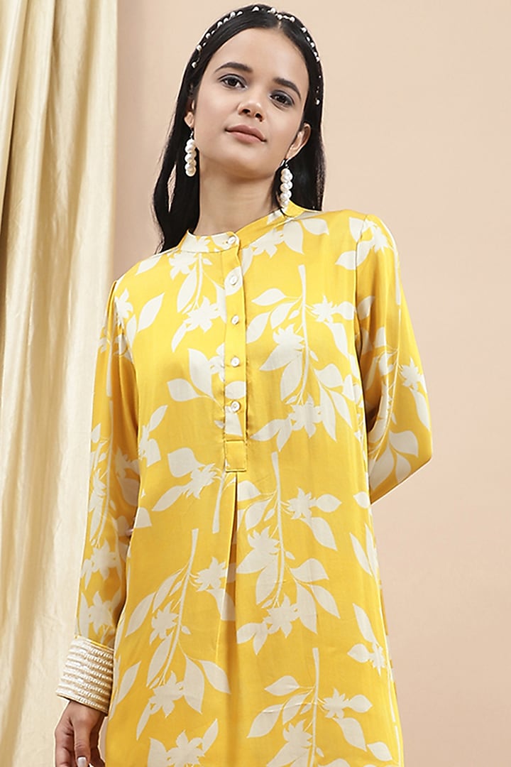 Yellow Satin Printed & Embroidered Kurta Set by Ewoke at Pernia's Pop Up Shop
