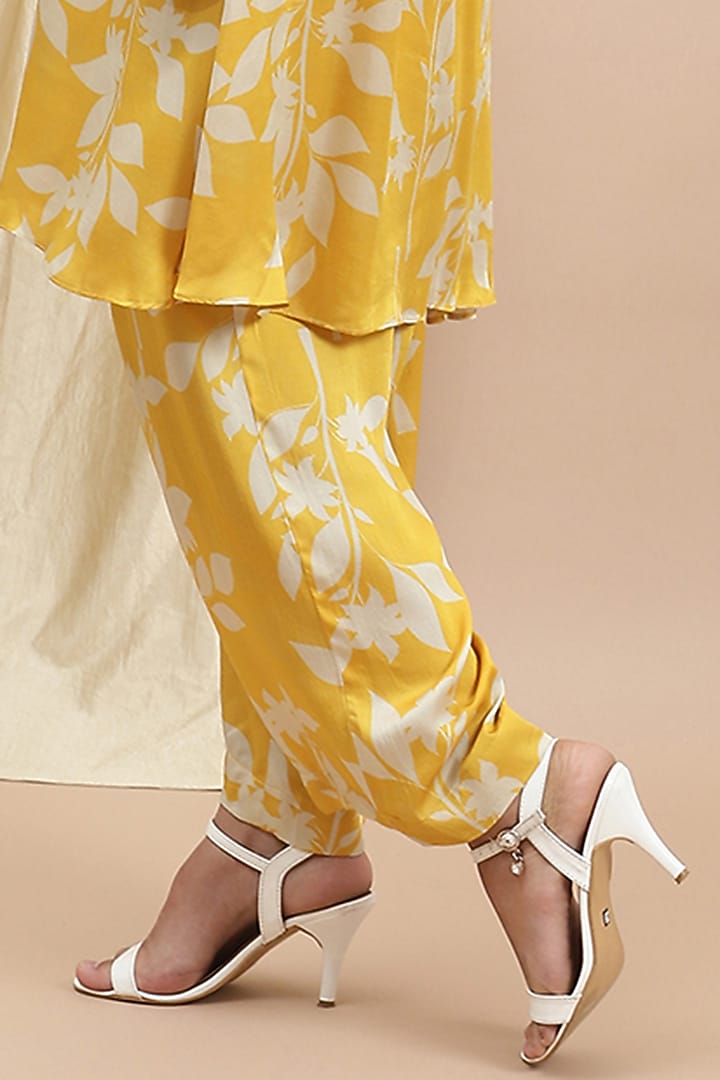 Yellow Satin Printed & Embroidered Kurta Set by Ewoke at Pernia's Pop Up Shop
