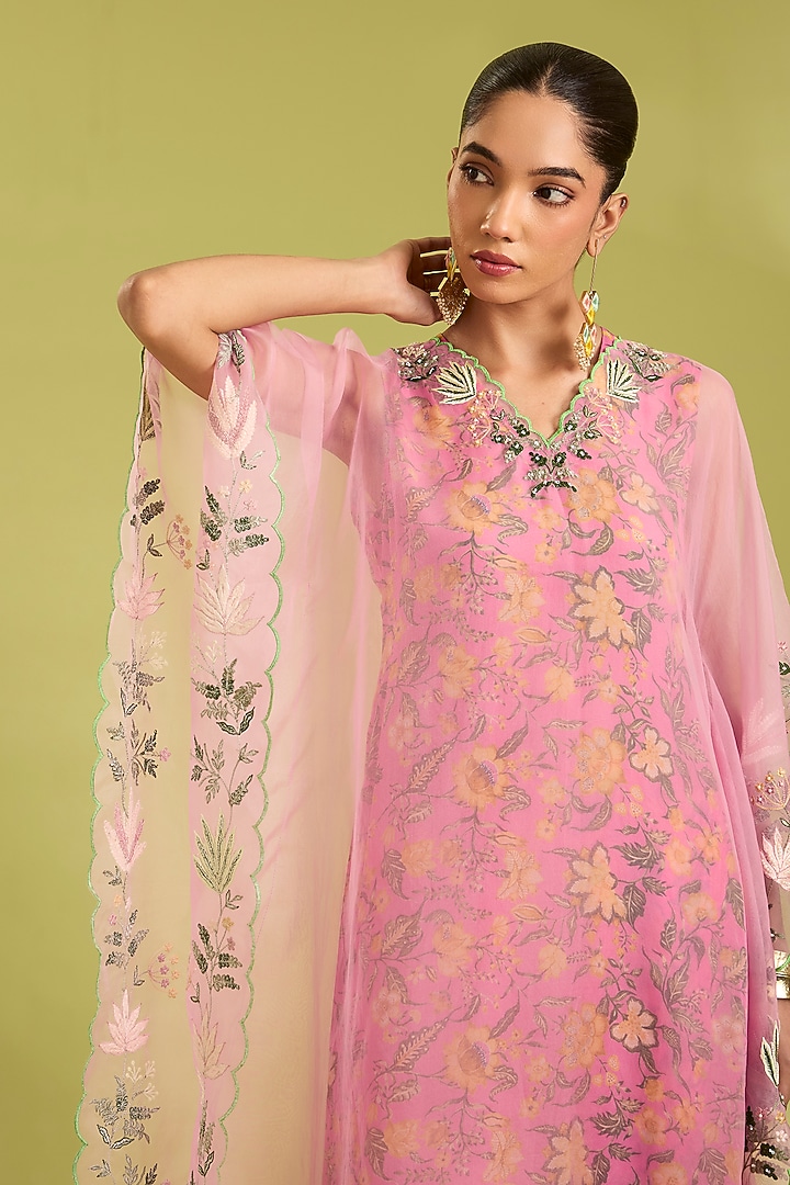 Pink Organza & Crepe Bead Embroidered Kaftan Set by Ewoke at Pernia's Pop Up Shop