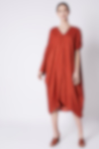 Red Loose Dress With Different Sleeves by EZRA