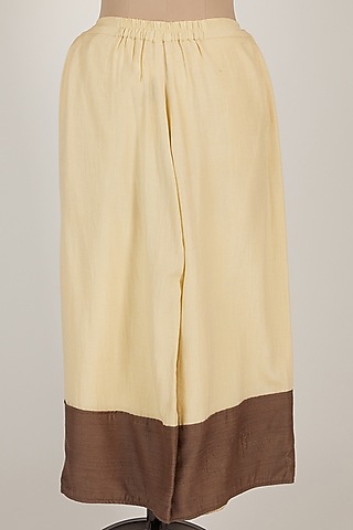 Off White Loose Pants With Border by EZRA