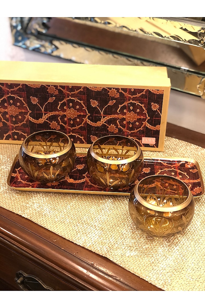 Maroon Metal Tray Set (Set of 4) by Faaya Gifting at Pernia's Pop Up Shop