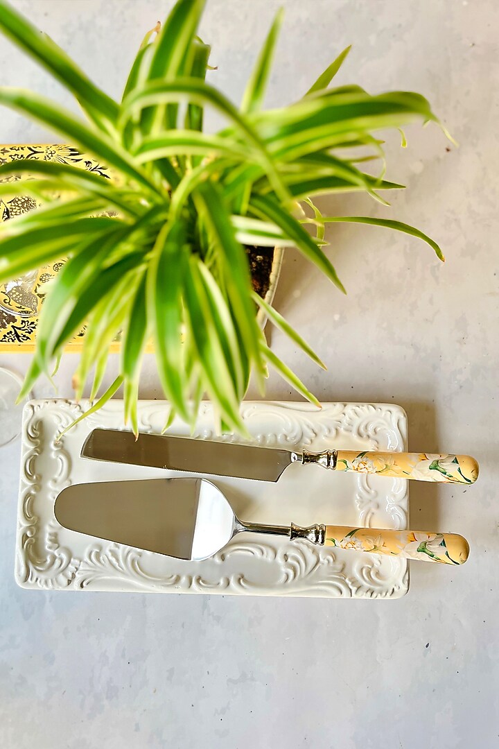 Yellow Lisbon Lemon Cake Server And Knife by Faaya Gifting at Pernia's Pop Up Shop